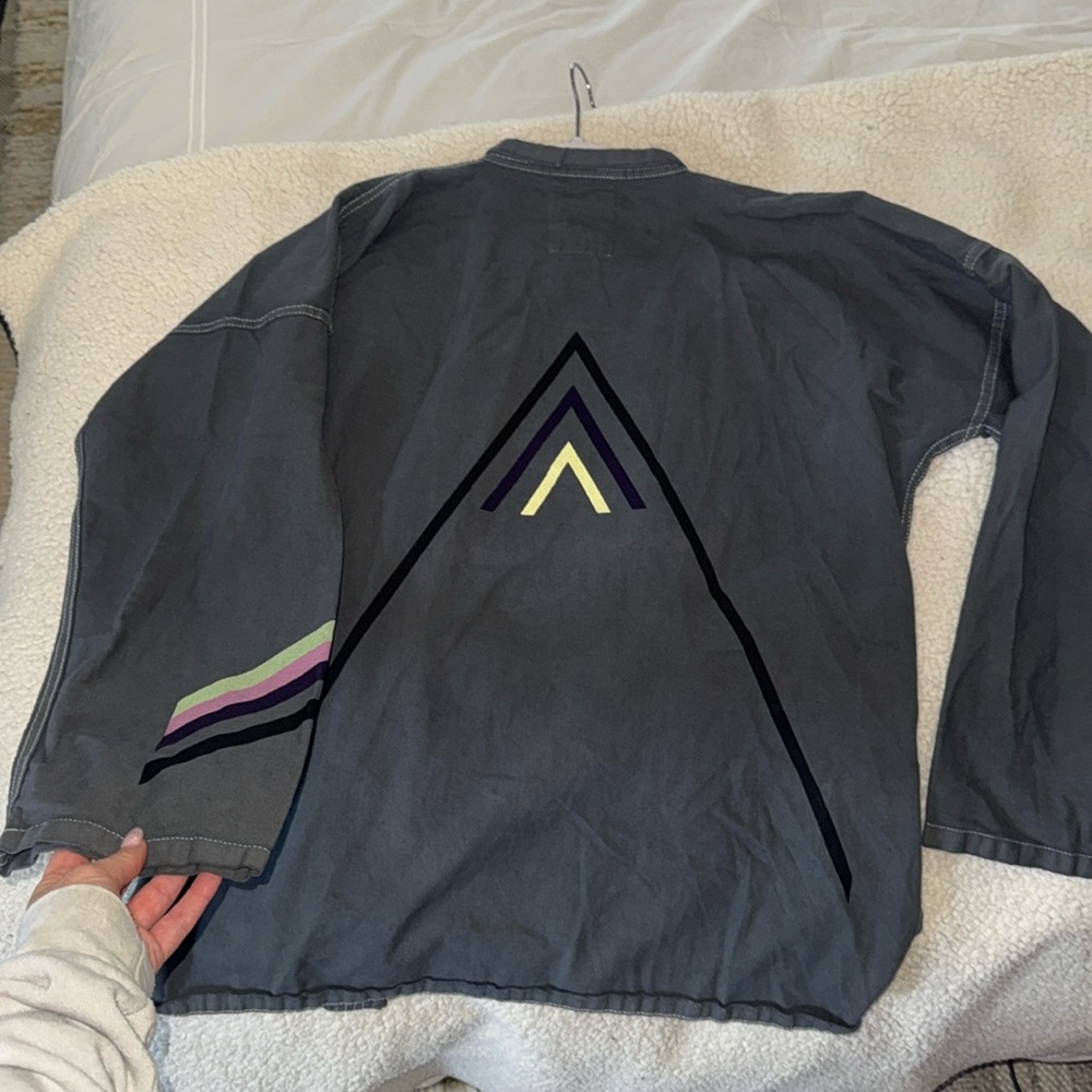 Free city mens kimono shirt with Striped Accents in size 2 (medium), never worn